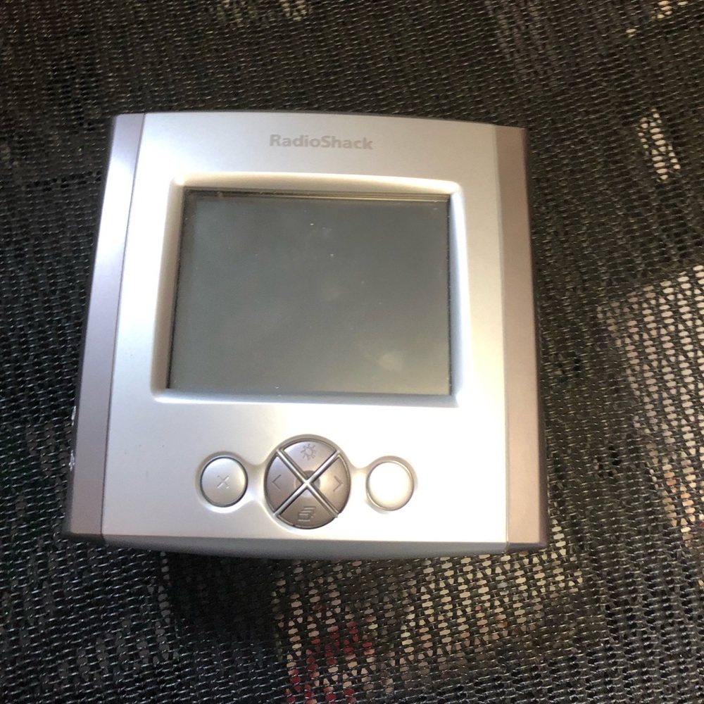 Vintage Radio Shack Digital Photo Frame - 634 $30 or $25 w/offer